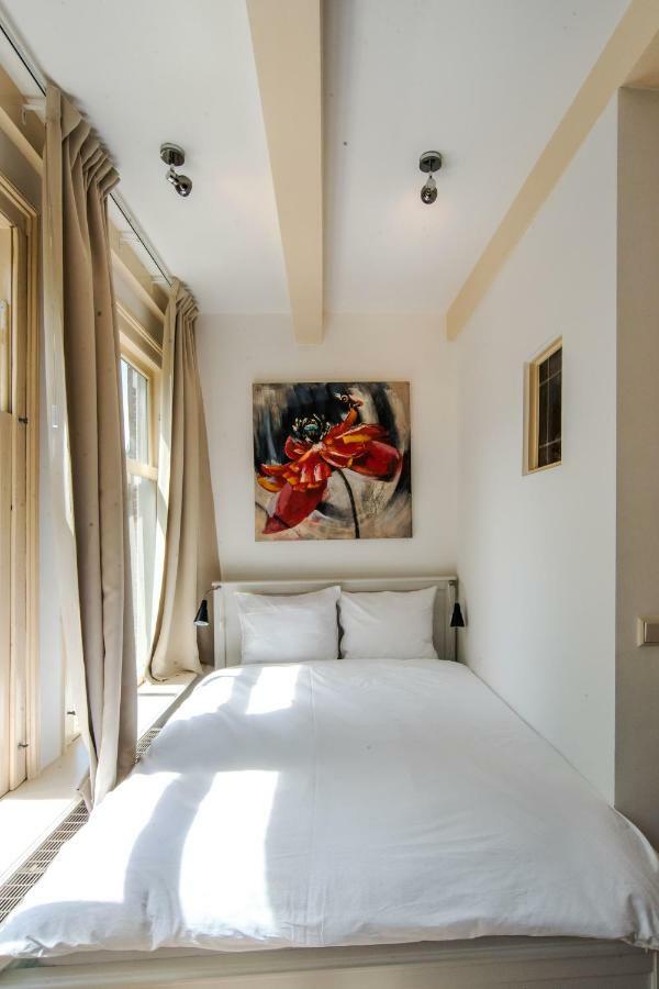 The Blue Stairs Bed & Breakfast อัมสเตอร์ดัม ภายนอก รูปภาพ